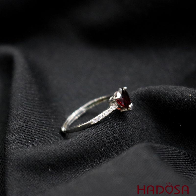Nhẫn đá Garnet tim 6*6mm bạc 925