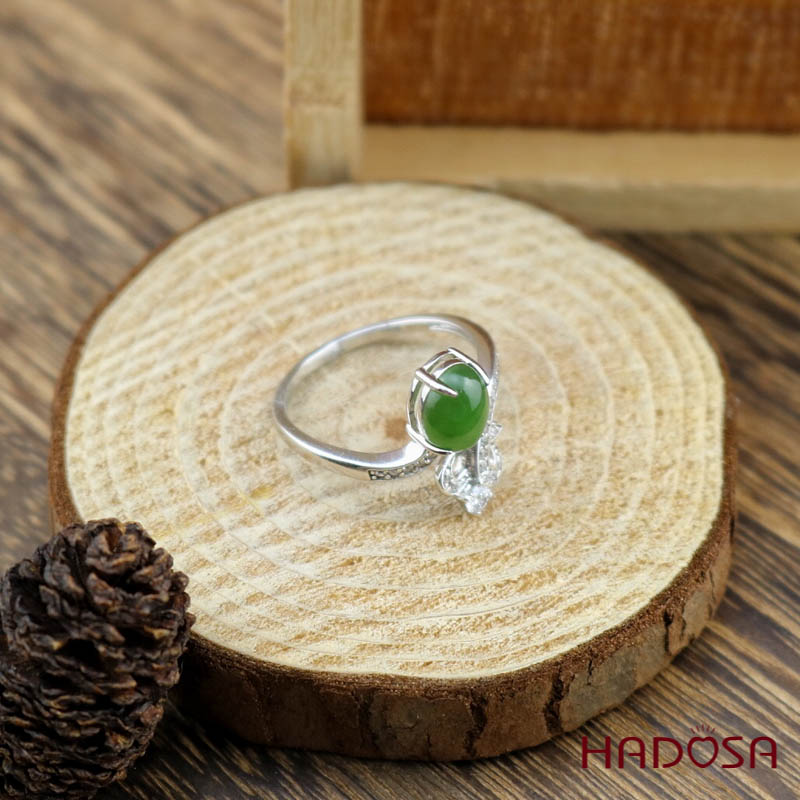 Nhẫn Ngọc Bích Canada (8*6mm) bạc 925