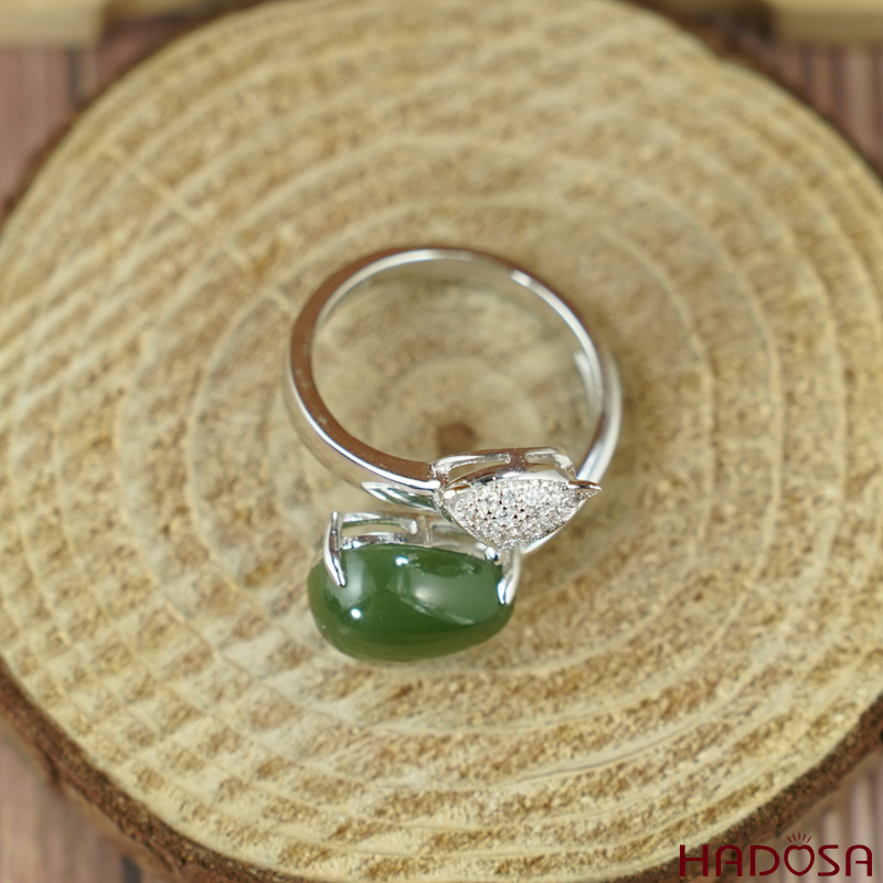 Nhẫn Ngọc bích 08*12mm bạc 925