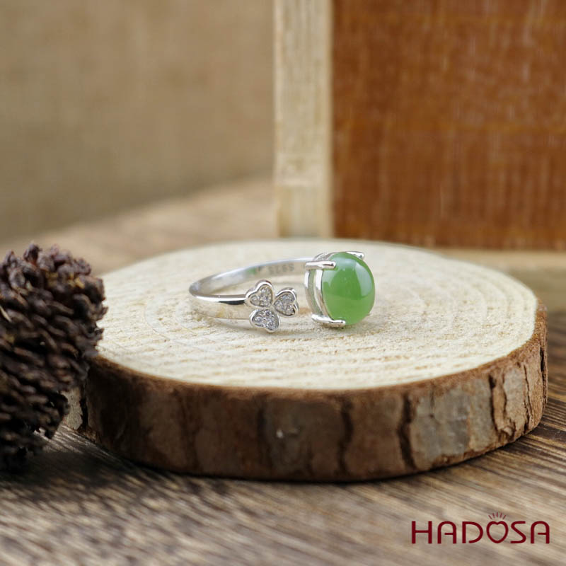 Nhẫn Ngọc Bích Canada 7*9mm
