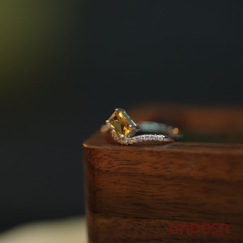 Nhẫn đá Thạch Anh Vàng Citrine 5x7mm bạc 925