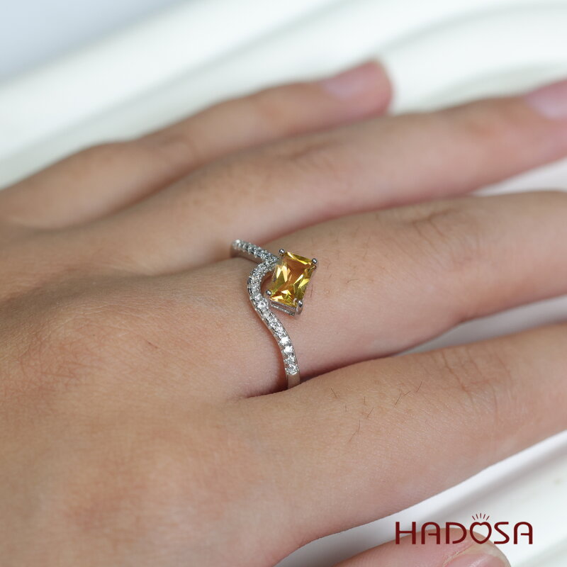 Nhẫn đá Thạch Anh Vàng Citrine 5x7mm bạc 925