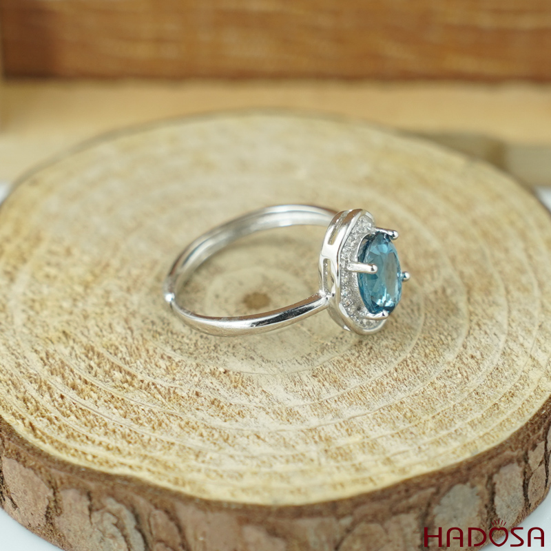 Nhẫn đá Swiss Topaz 6*8mm bạc 925