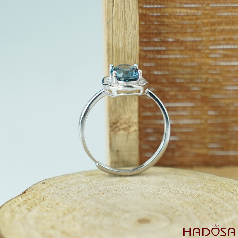 Nhẫn đá Swiss Topaz 6*8mm bạc 925