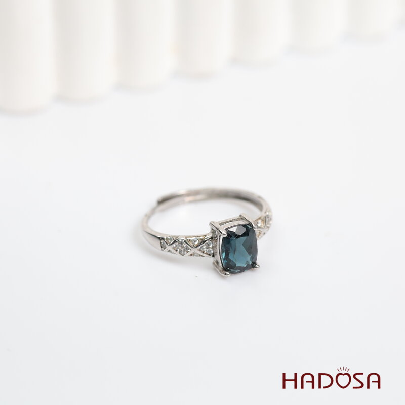Nhẫn đá Topaz 6x8mm bạc 925