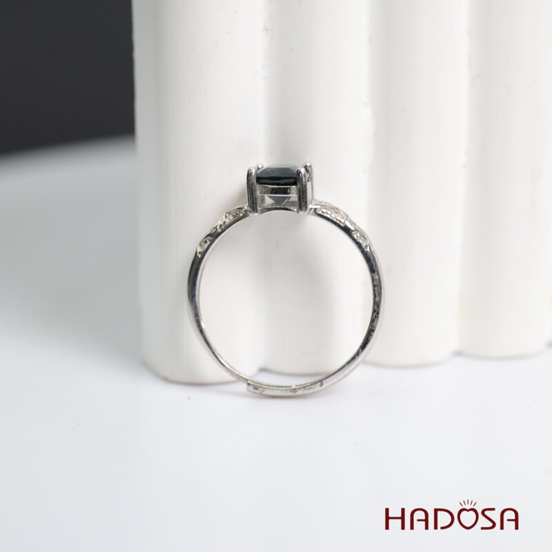 Nhẫn đá Topaz 6x8mm bạc 925