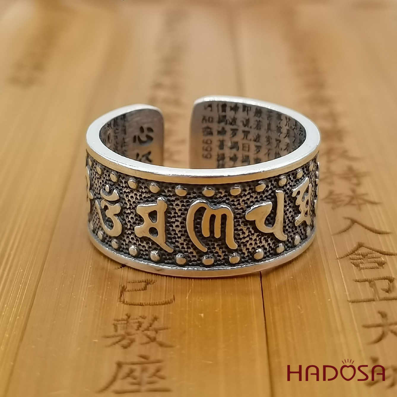 Nhẫn Lục Tự Đại Minh Chân Ngôn