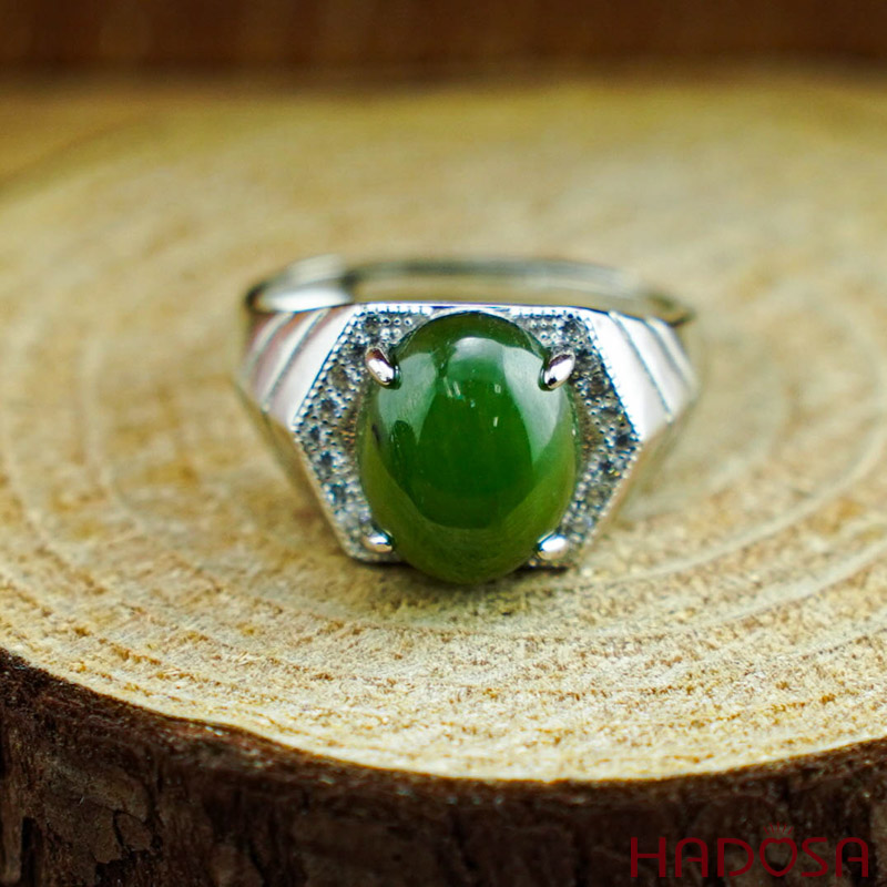 Nhẫn Ngọc bích 9x11mm bạc 925