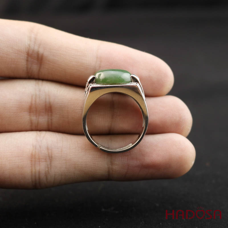Nhẫn Ngọc bích 10x14mm bạc 925