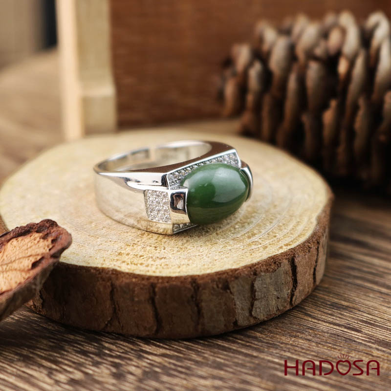 Nhẫn Ngọc bích 10x14mm bạc 925