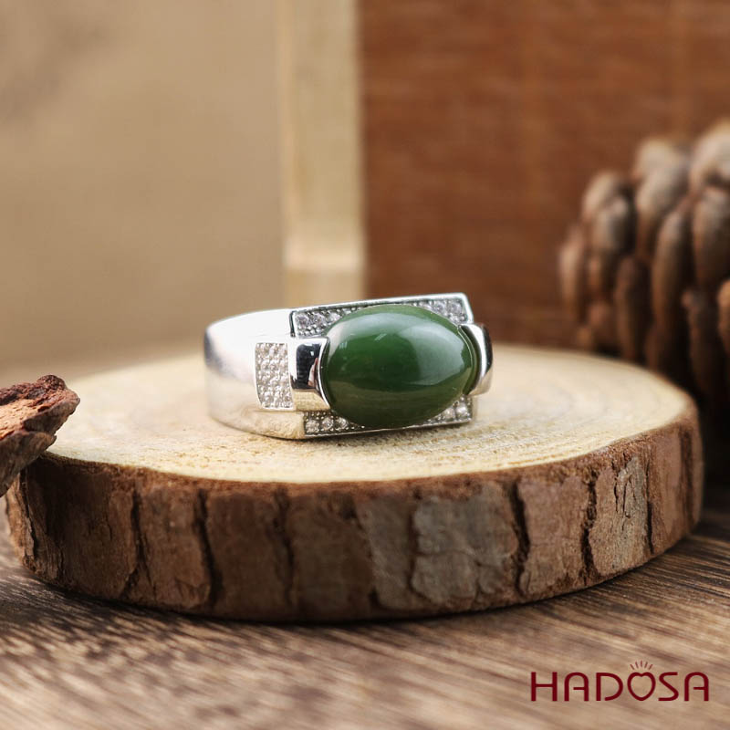 Nhẫn Ngọc bích 10x14mm bạc 925