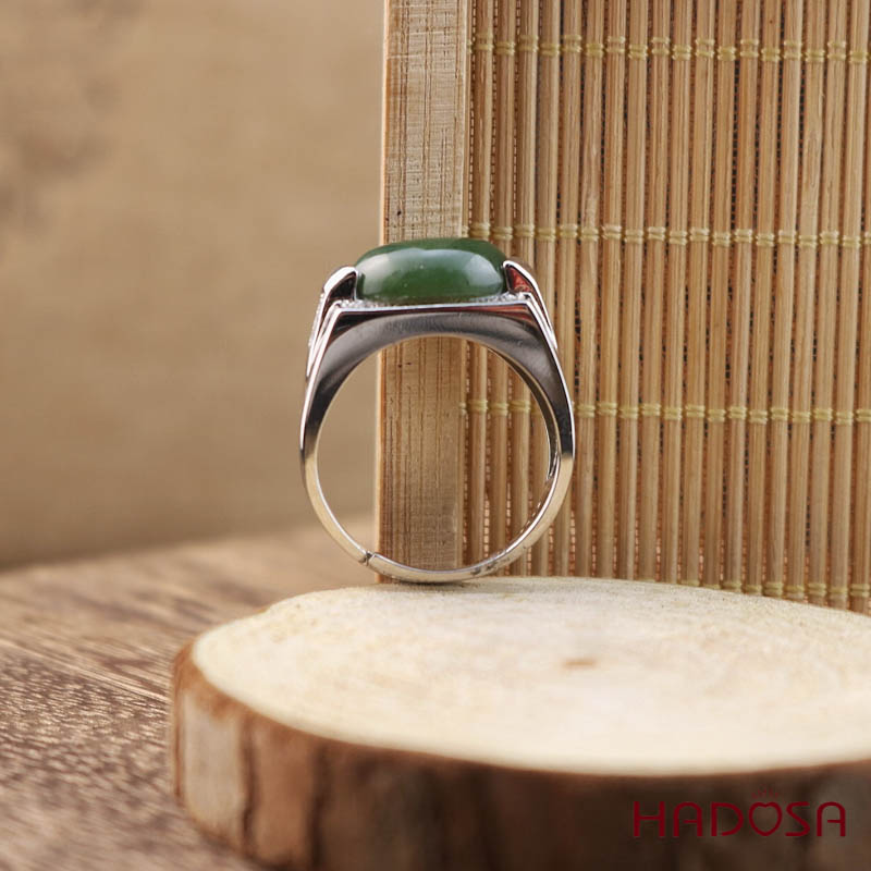 Nhẫn Ngọc bích 10x14mm bạc 925