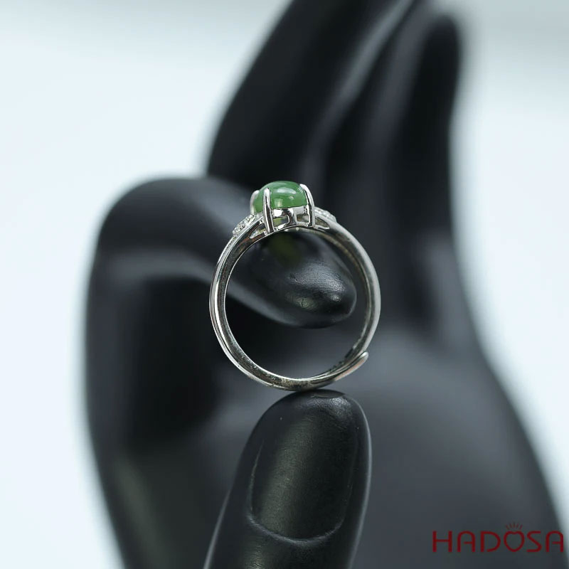 Nhẫn Ngọc Bích Canada 6*8mm bạc 925