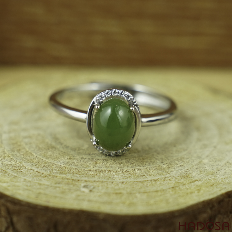 Nhẫn Ngọc Bích Canada 7*9mm