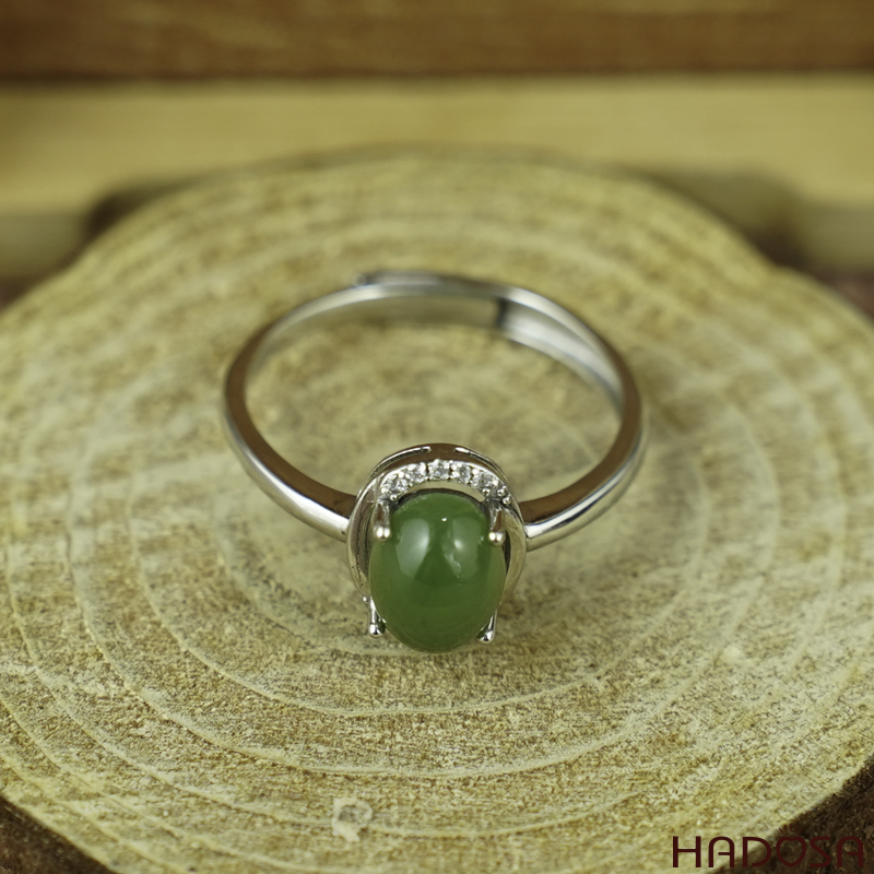 Nhẫn Ngọc Bích Canada 7*9mm