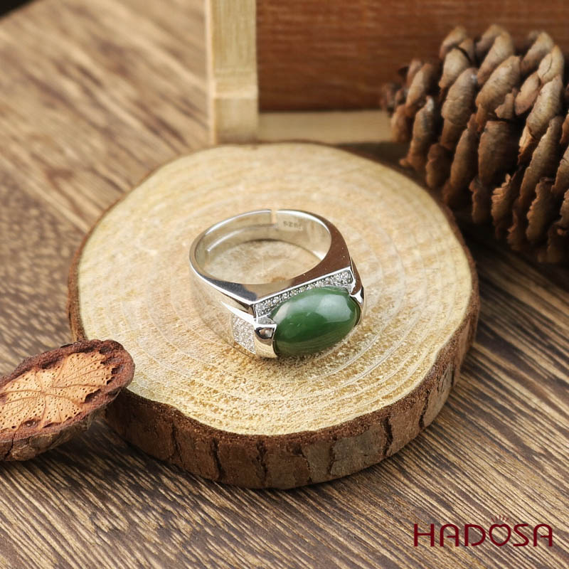 Nhẫn Ngọc bích 10x14mm bạc 925