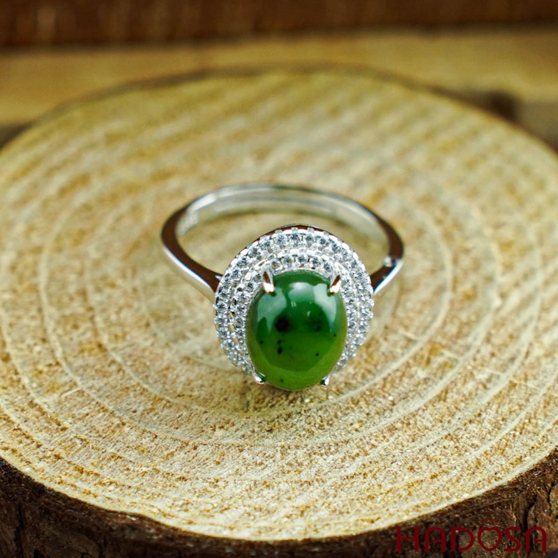 Nhẫn Ngọc bích 8x10mm bạc 925