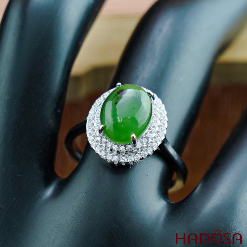 Nhẫn Ngọc bích 8x10mm bạc 925