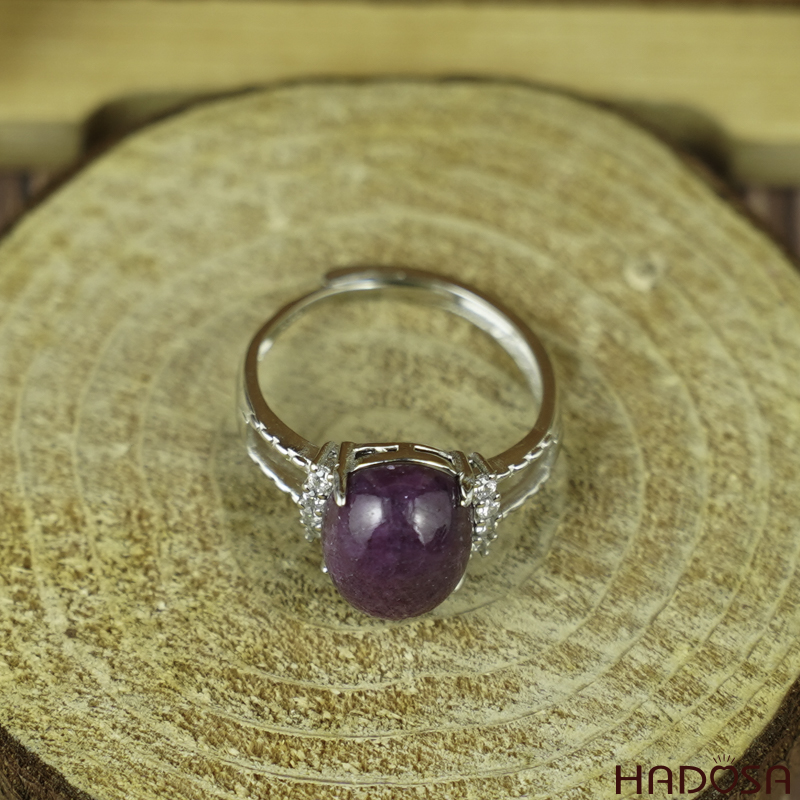 Nhẫn Ruby Nam Phi 9x11mm 5A bạc 925