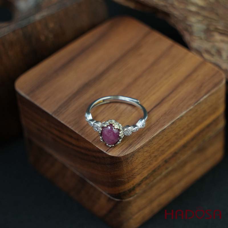 Nhẫn đính đá Ruby oval 6x8mm bạc 925