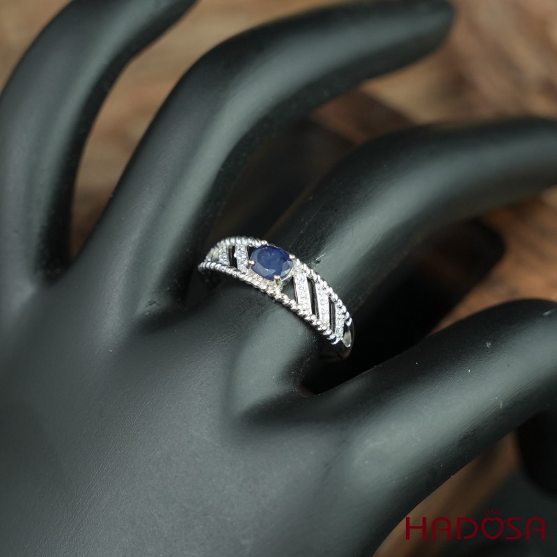 Nhẫn sapphire 4*5mm bạc 925