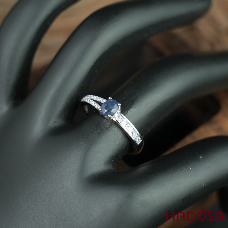 Nhẫn Sapphire 4*5mm bạc 925