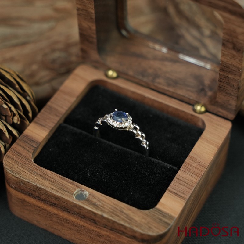 Nhẫn Sapphire 4*6mm bạc 925