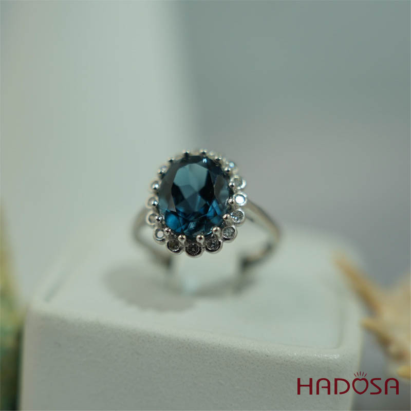 Nhẫn Topaz London 8*10mm bạc 925