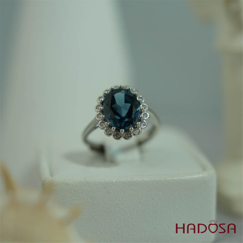 Nhẫn Topaz London 8*10mm bạc 925
