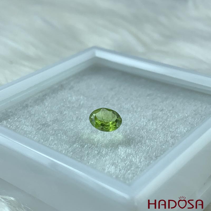 Peridot cắt giác 6x8mm