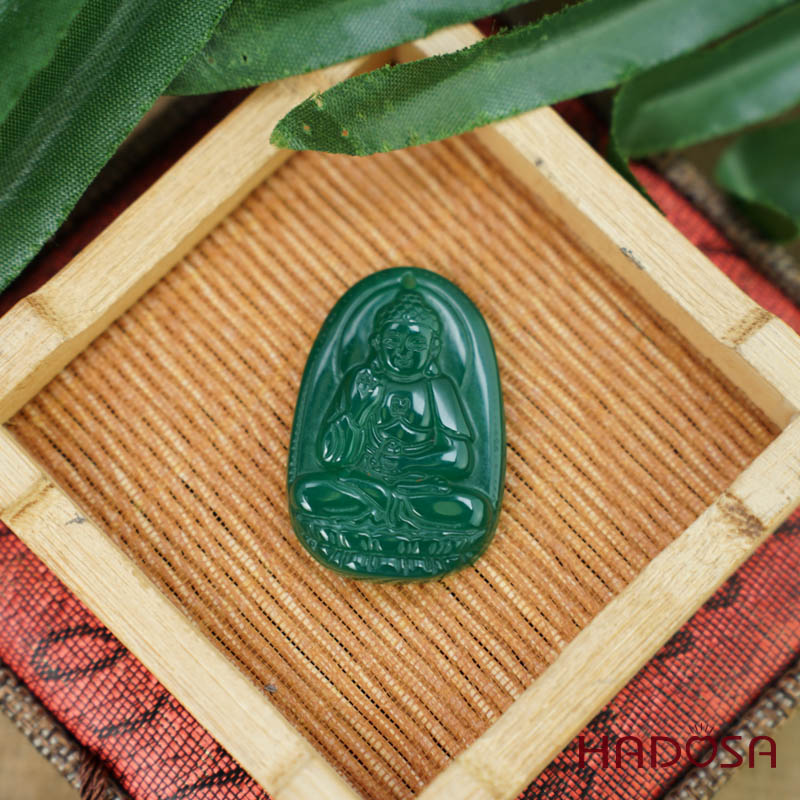Phật bản mệnh Adida (Tuất, Hợi) mã não xanh lá 37mm