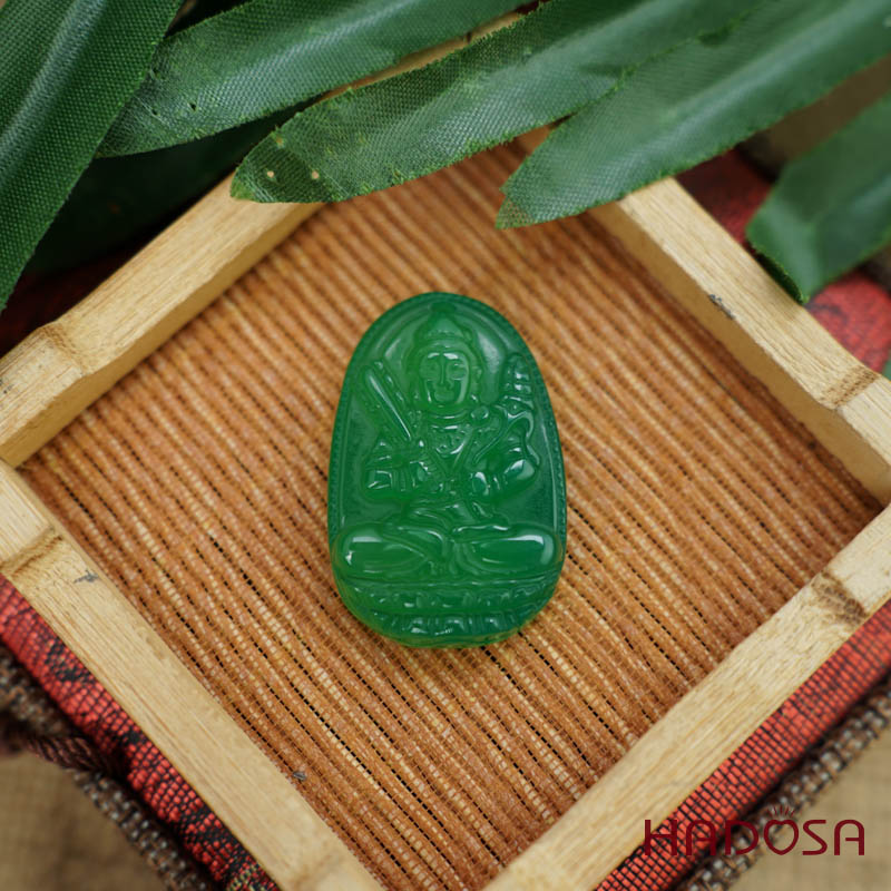 Phật bản mệnh Hư Không Tạng Bồ Tát (Sửu, Dần) mã não xanh lá 37mm