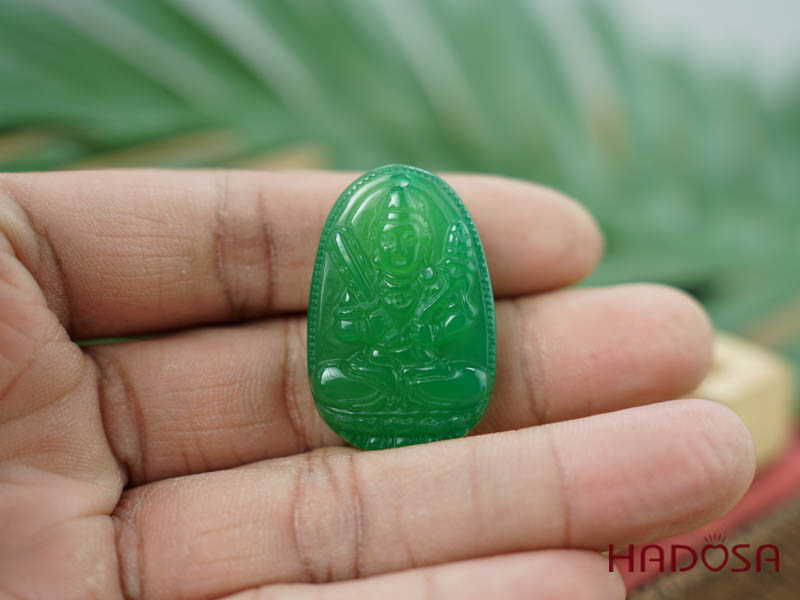 Phật bản mệnh Hư Không Tạng Bồ Tát (Sửu, Dần) mã não xanh lá 37mm
