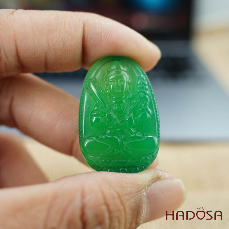 Phật bản mệnh Hư Không Tạng Bồ Tát (Sửu, Dần) mã não xanh lá 37mm