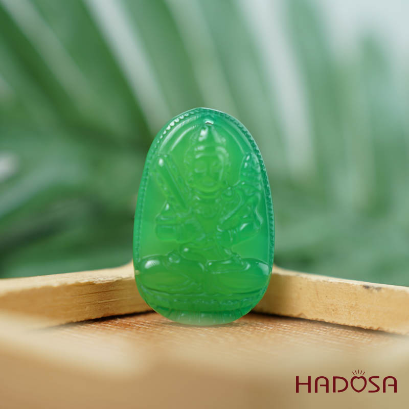 Phật bản mệnh Hư Không Tạng Bồ Tát (Sửu, Dần) mã não xanh lá 37mm