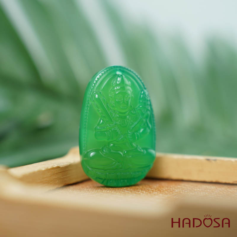 Phật bản mệnh Hư Không Tạng Bồ Tát (Sửu, Dần) mã não xanh lá 37mm