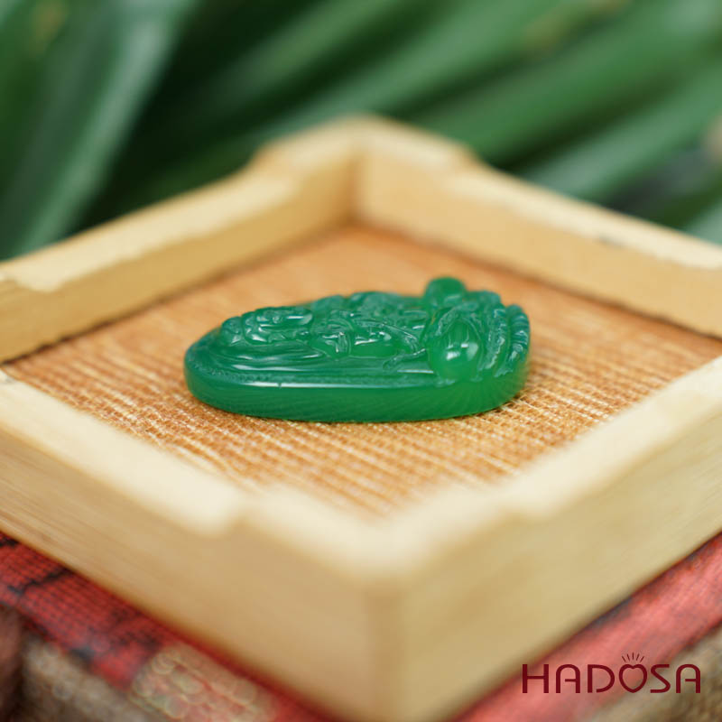 Phật bản mệnh Như Lại Đại Nhật (Mùi, Thân) mã não xanh lá 37mm