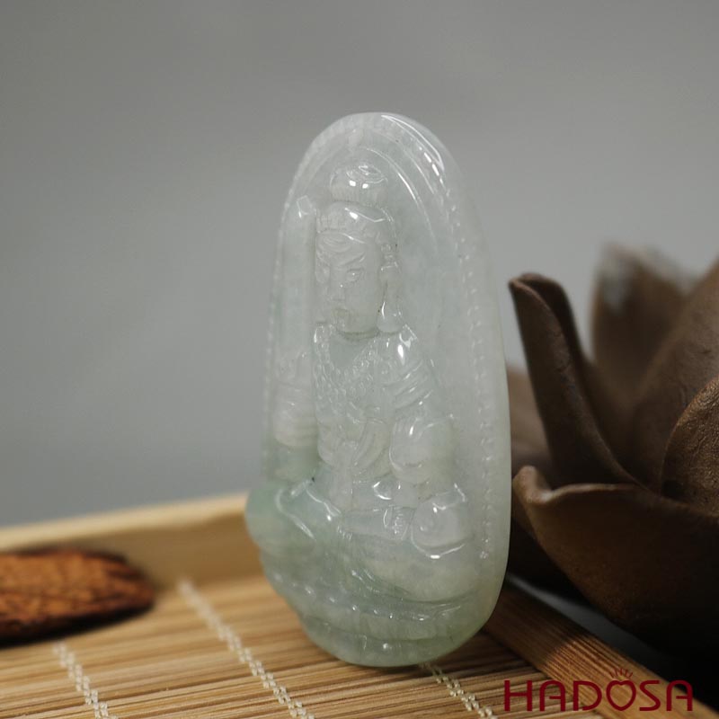Cận cảnh Mặt Phật bản mệnh tuổi Dậu Cẩm thạch A 49x31x7mm HADOSA