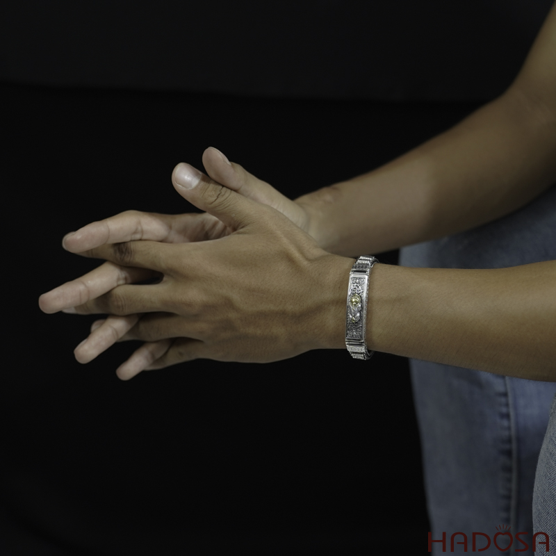 Lắc tay trụ Kinh Luân Tỳ Hưu bạc Thái