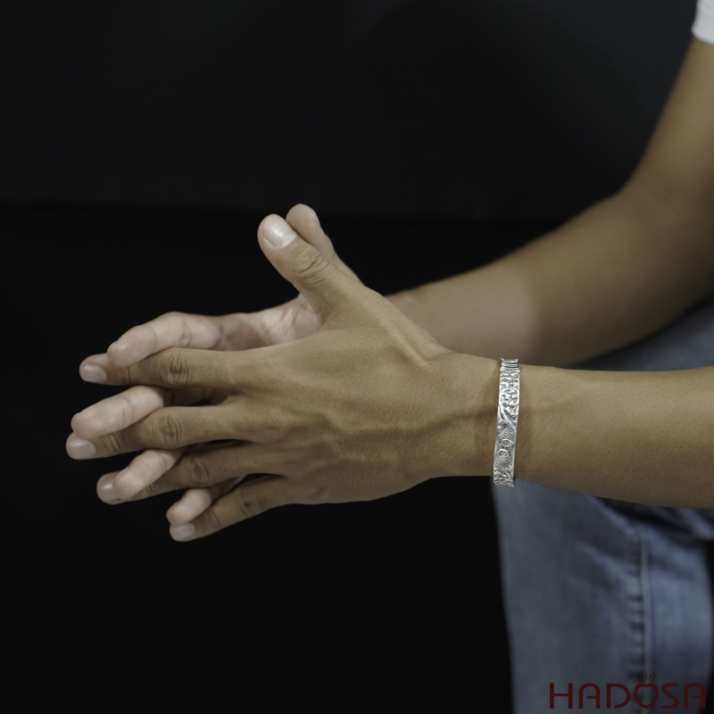 Vòng kiềng bạc Thái bản 10mm