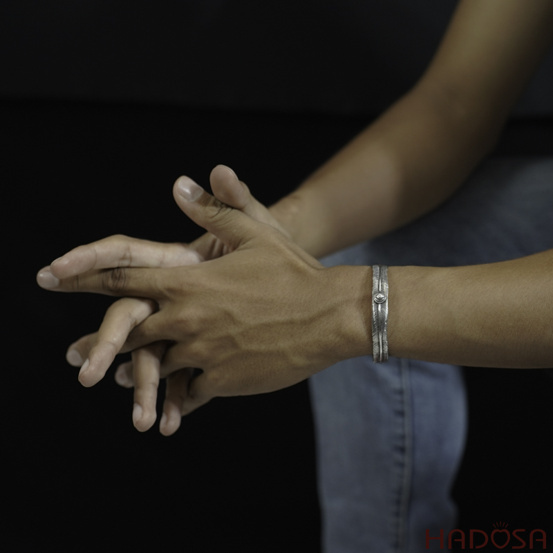 Vòng kiềng bạc Thái handmade