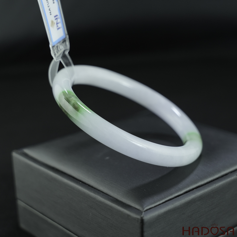 Vòng Ngọc Cẩm Thạch tròn điểm lí, môn ni 54