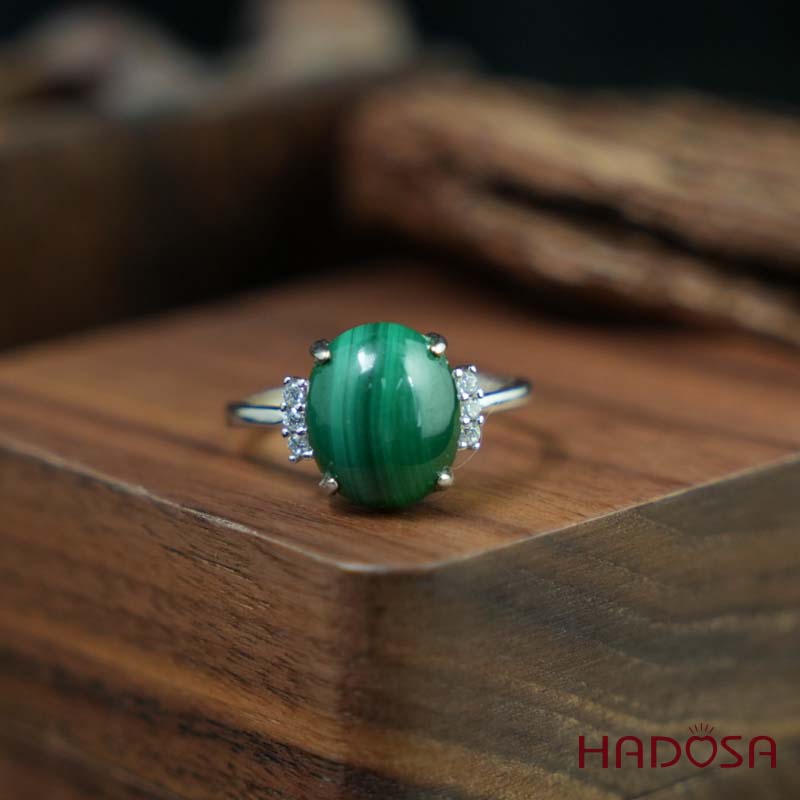 Nhẫn đính đá Lông công oval 10x12mm bạc 925