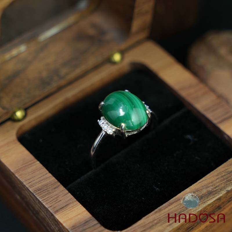 Nhẫn đính đá Lông công oval 10x12mm bạc 925