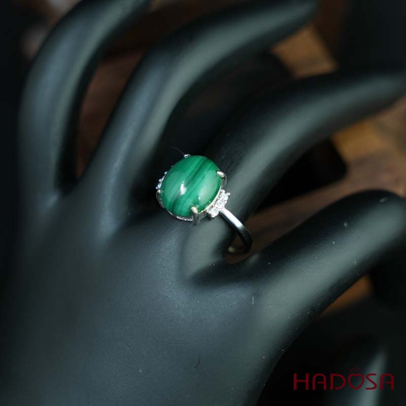 Nhẫn đính đá Lông công oval 10x12mm bạc 925