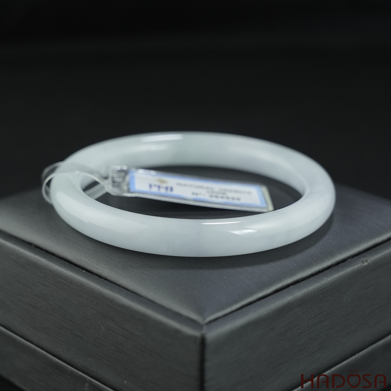 Vòng Ngọc Cẩm Thạch tròn trắng lí vân xanh ni 55