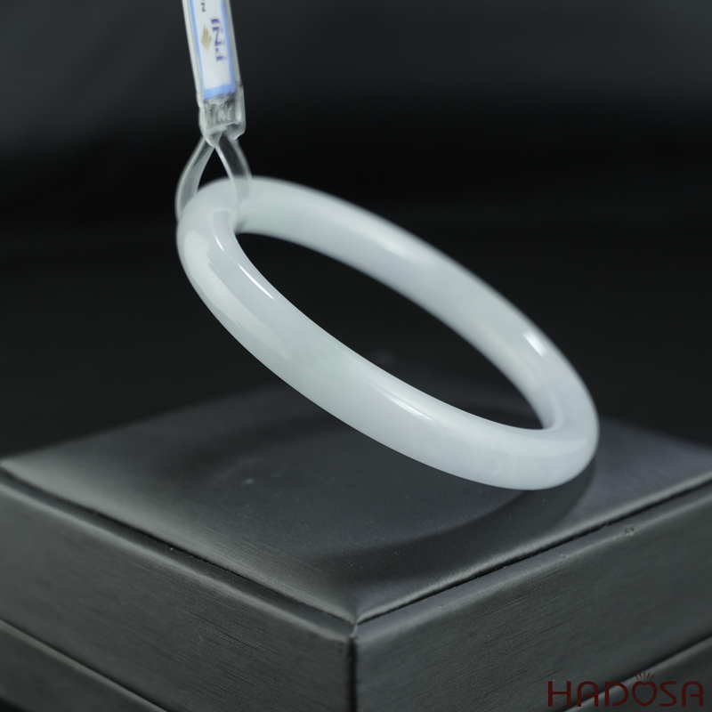 Vòng Ngọc Cẩm Thạch tròn trắng lí vân xanh ni 55