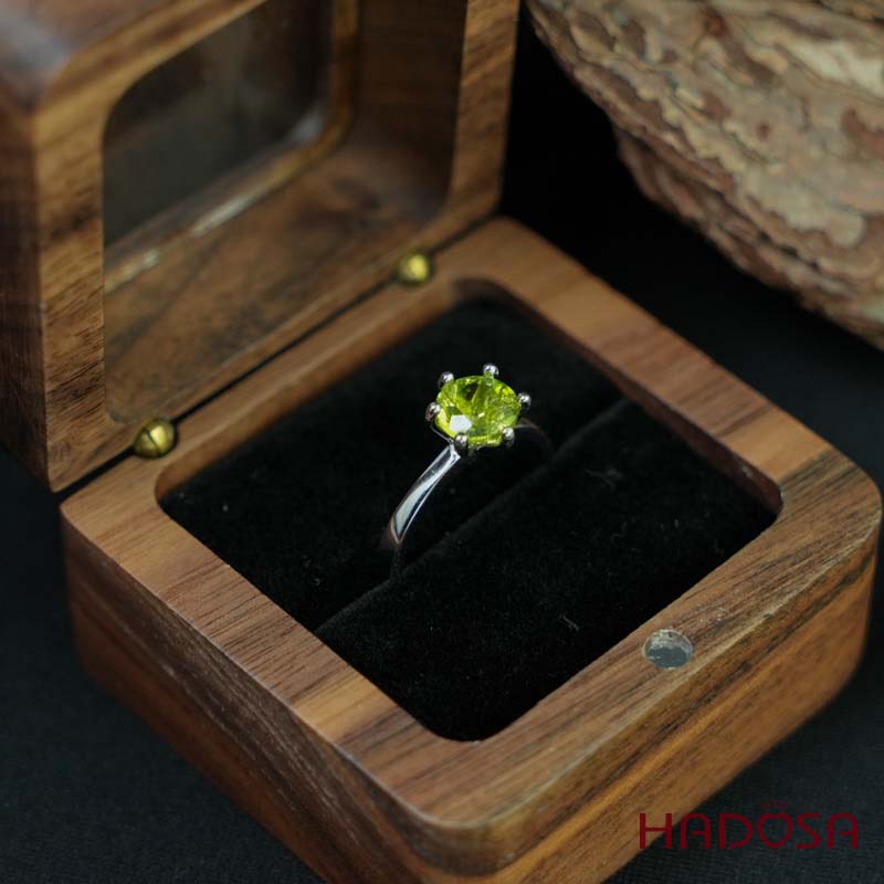 Nhẫn đính đá Peridot tròn 7mm bạc 925