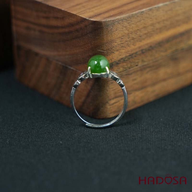 Nhẫn đính đá Ngọc bích oval 8x10mm bạc 925