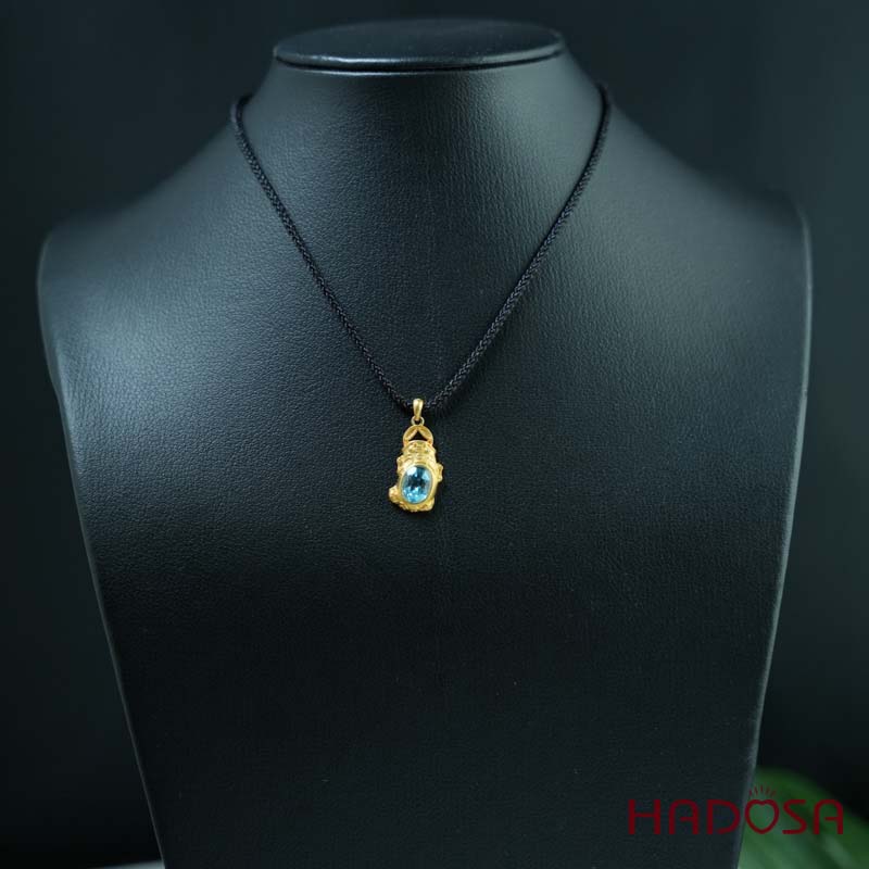 Mặt dây chuyền tỳ hưu Topaz Swiss 7x9mm bạc mạ vàng